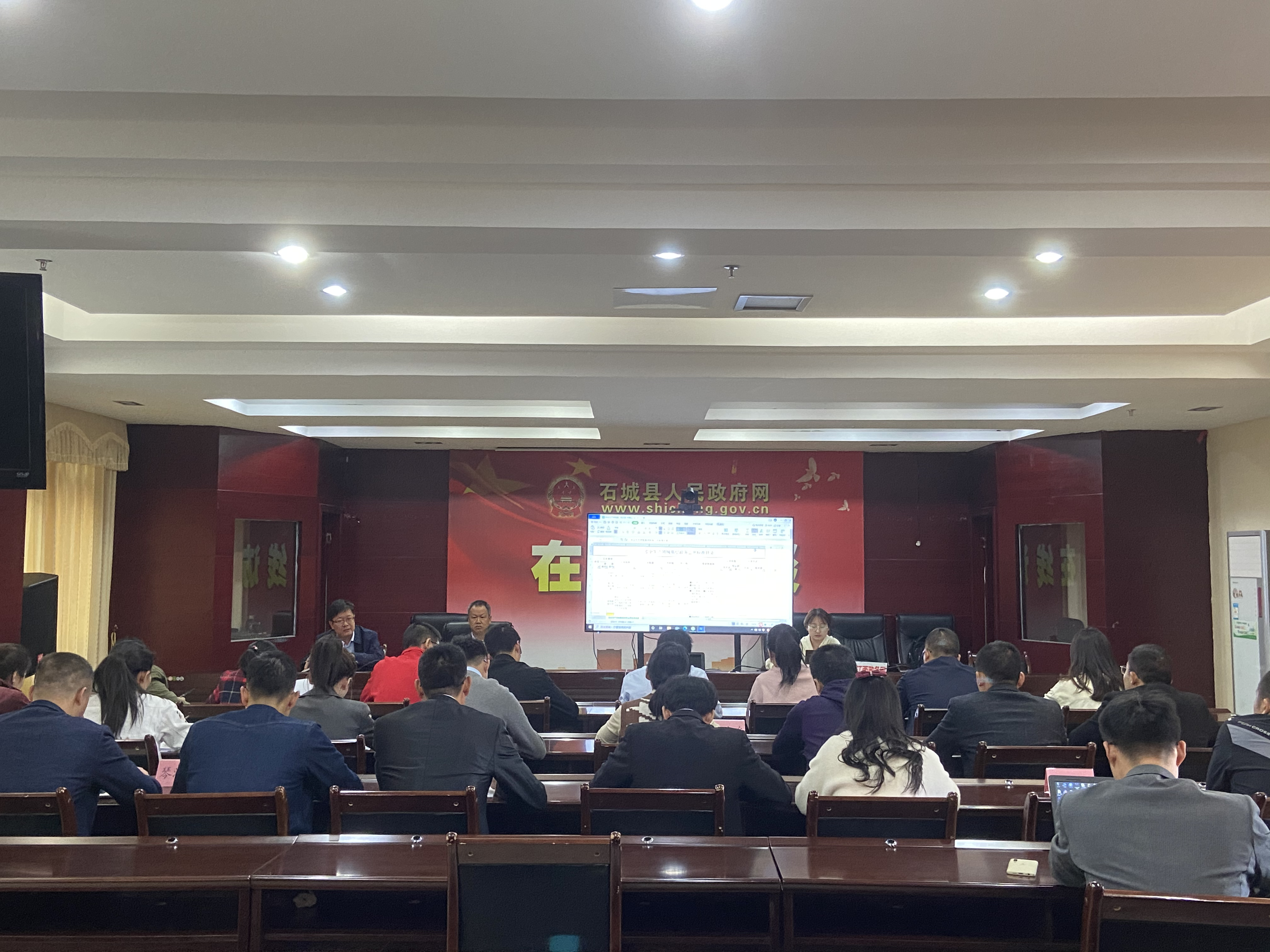 石城縣圍繞基層政務(wù)公開(kāi)標(biāo)準(zhǔn)化規(guī)范化建設(shè)26個(gè)試點(diǎn)領(lǐng)域公開(kāi)事項(xiàng)標(biāo)準(zhǔn)目錄開(kāi)展第二次調(diào)研